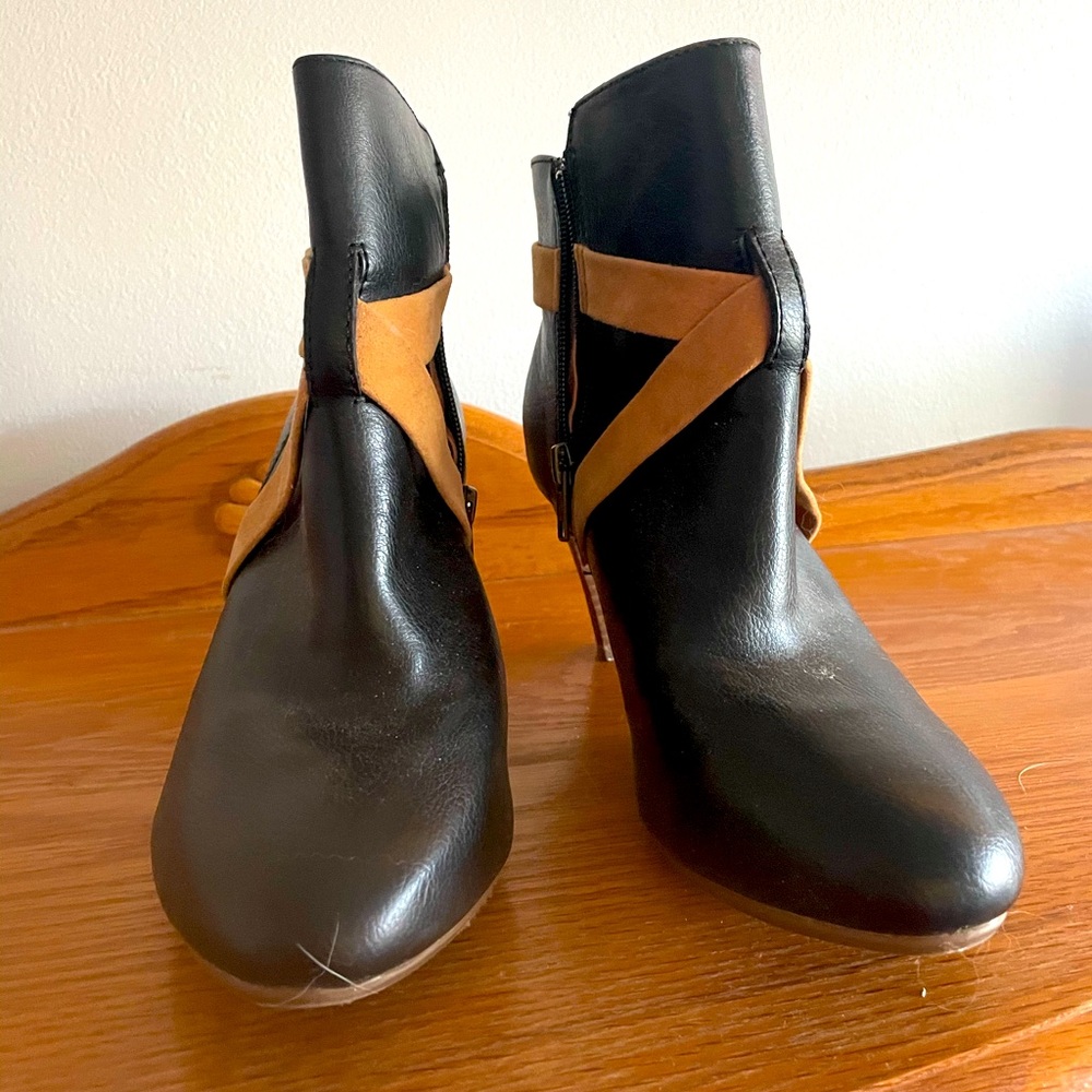 Groove boots